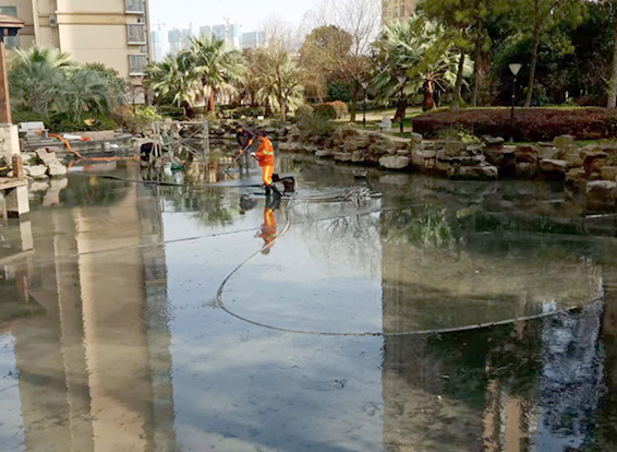 金牛景观池淤泥清理